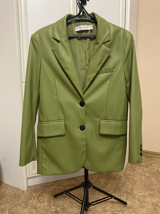 Шкіряний жіночий  піджак Berska