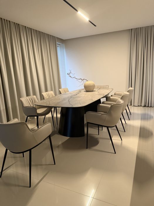 Stół jadalniany ze spieku – nowoczesny design i elegancja