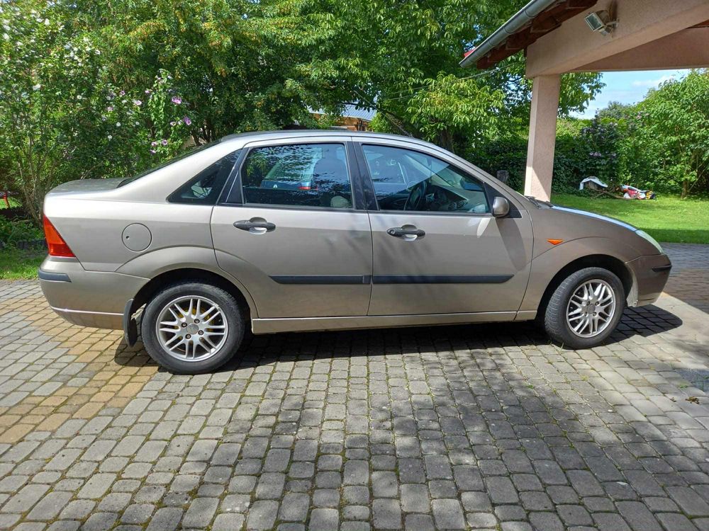 Ford Focus 2004.