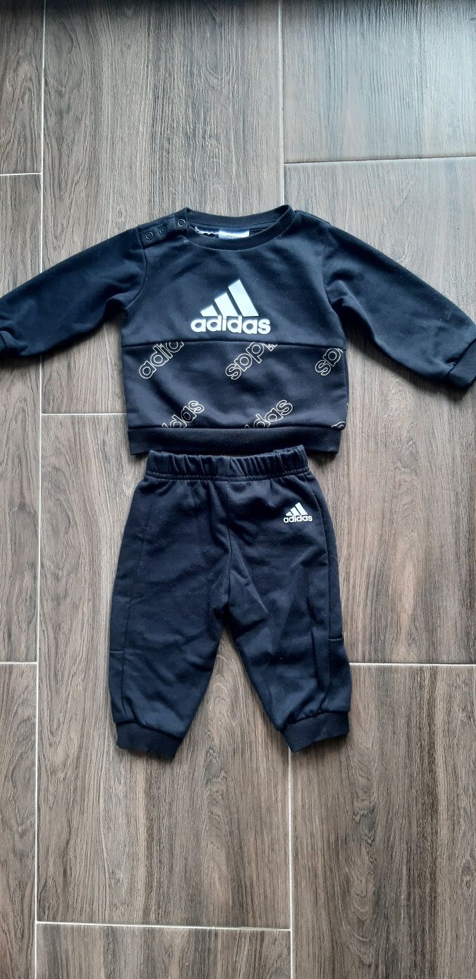 Dres Adidas niemowlęcy 68.