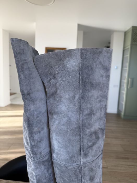 Chanel оригінал Італія сірі замшеві високі чоботи сапоги