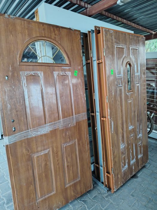 Drzwi zewnętrzne II gatunek powystawowe