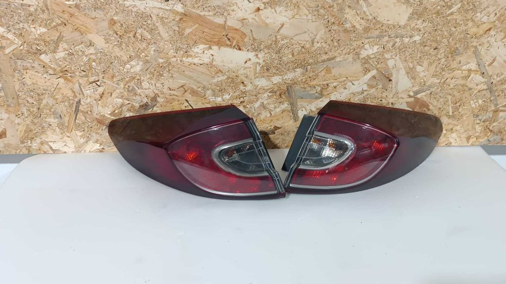 Farolim stop painel  esq e dirt megane iii grantur