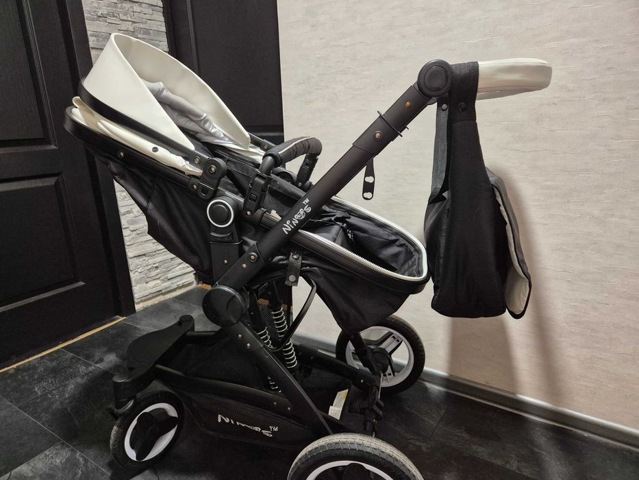 Прогулянкова коляска