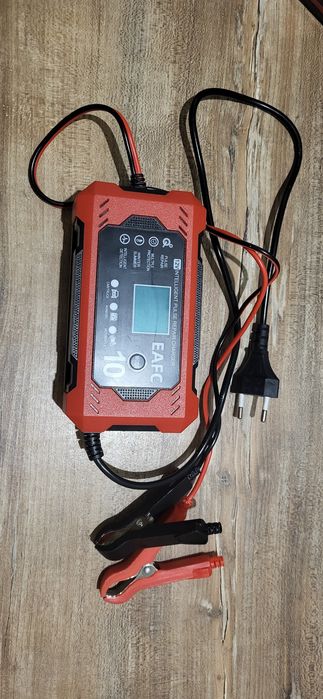 Автомобільний інтелектуальний зарядний пристрій EAFC 12V/10А