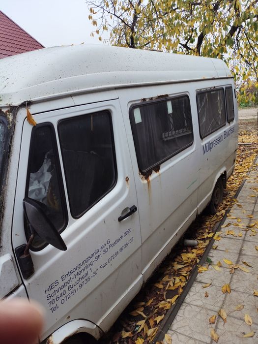 Продам два автобуса  MERCEDES -BENZ 208D и 310