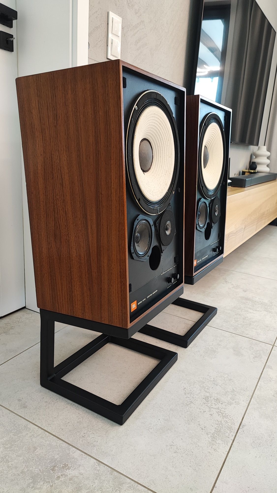 Kolumny JBL 4311b