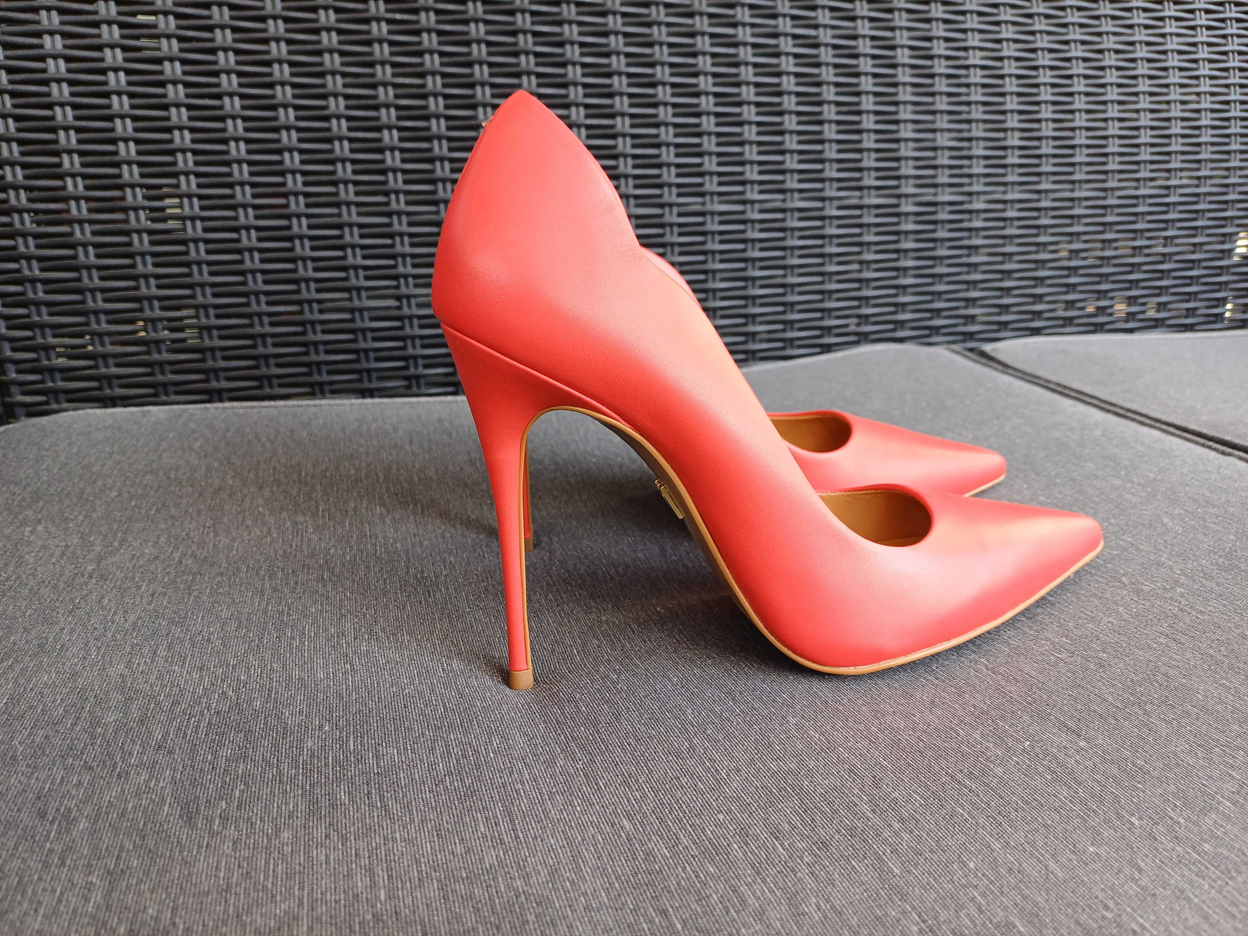 Nowe Szpilki Kazar New Bella 39