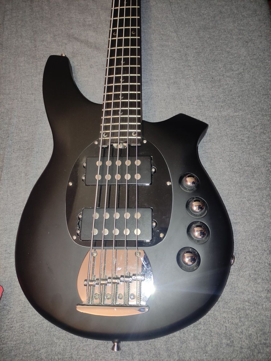 Music Man Bongo Gitara basowa 5 pięciostrunowa  + gratis
