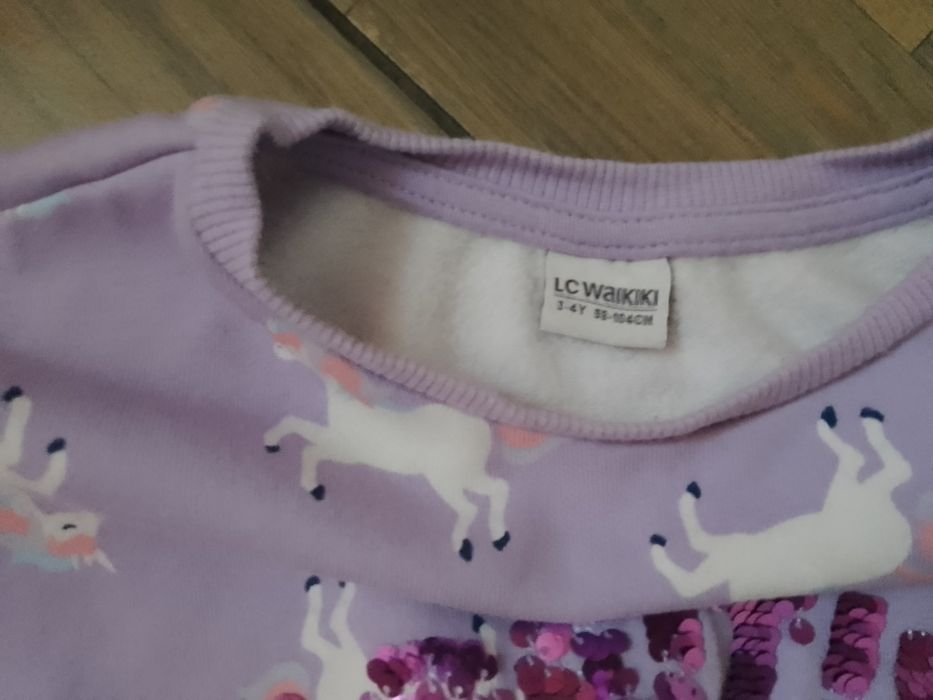 Продам дитячи кофтинки, саітшоти, на дівчинку. На 3-4 рочки.