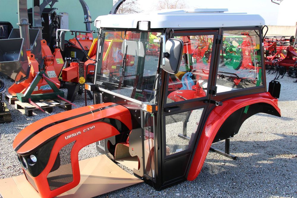Kabina C330 maska C- 330 Naglak zestaw czerwona kabiny maska
