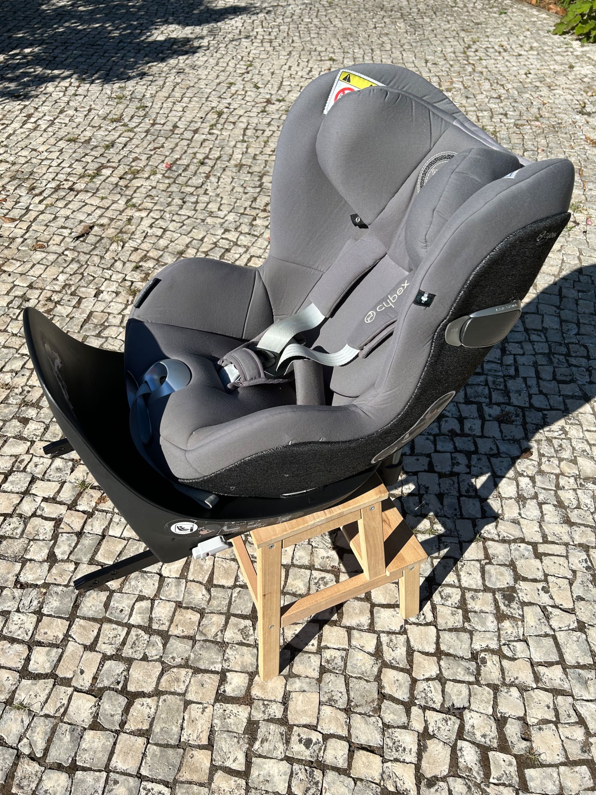 Cadeira Cybex Sirona com base para automóvel