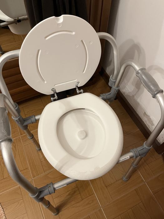 Cadeira HIGIENE nova ajustavel