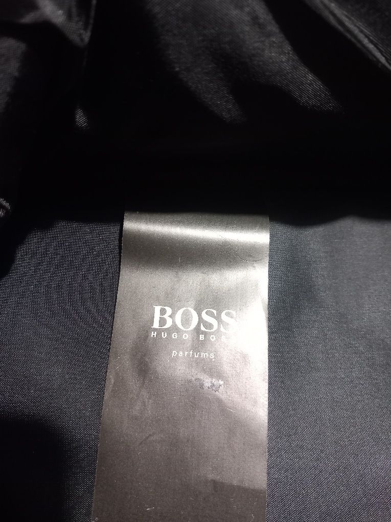 Сумка фірми BOSS.