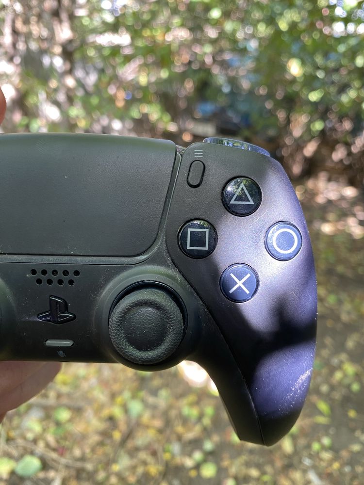 Продаю джостик ps 5 оригинальный геймпад DualSense для PS5 (чёрный)