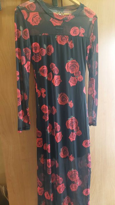 Czarna w róze a m l xl uciaga sie nowa