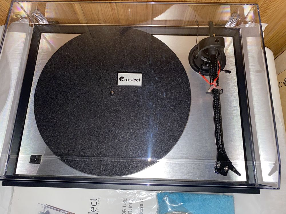 Проигрыватель Pro-Ject the classic виниловых пластинок