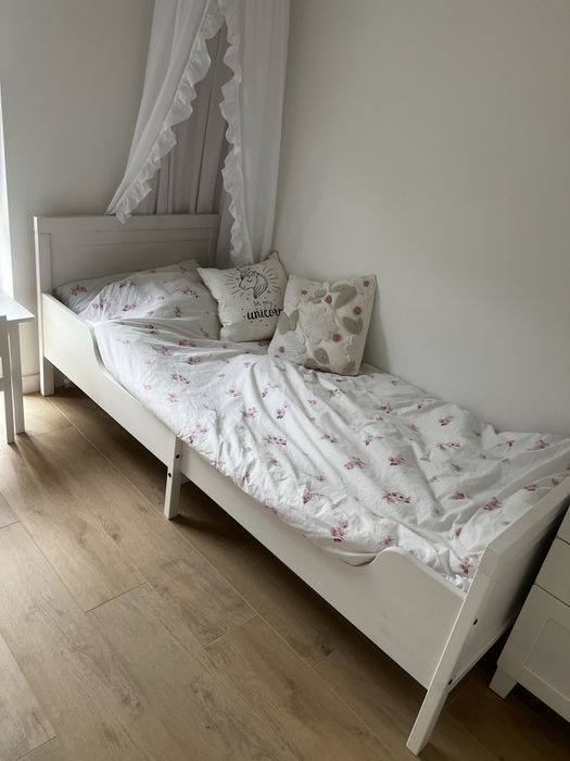 Zestaw mebli dziecięcych IKEA – Biały komplet w super stanie!
