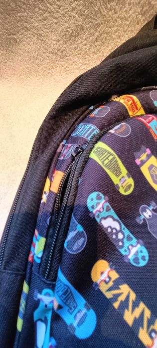 HEAD Skateboards. 3 komorowy plecak szkolny. Ergoback. Stan dobry.