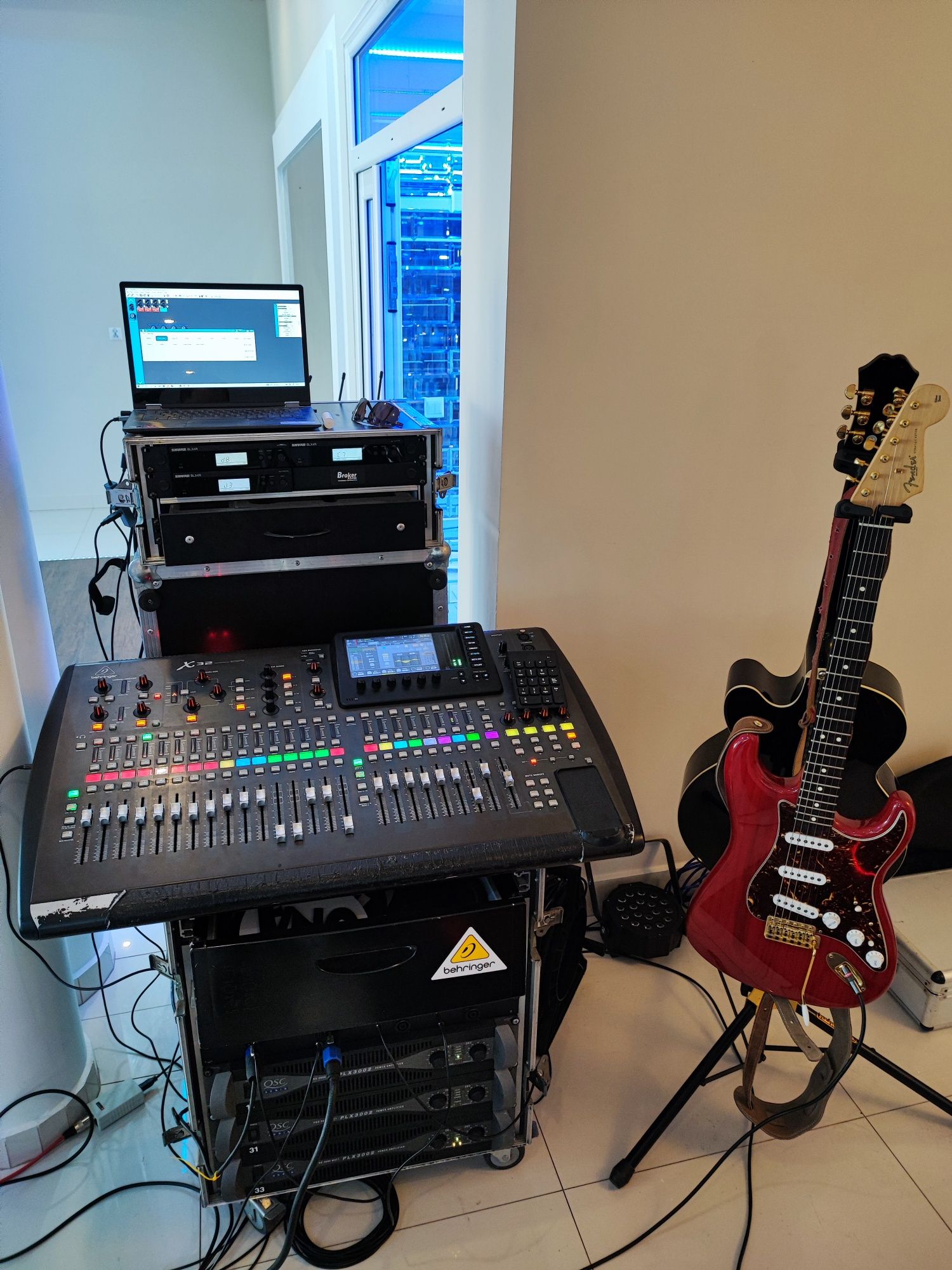 Behringer X32 + karta X-UF + case