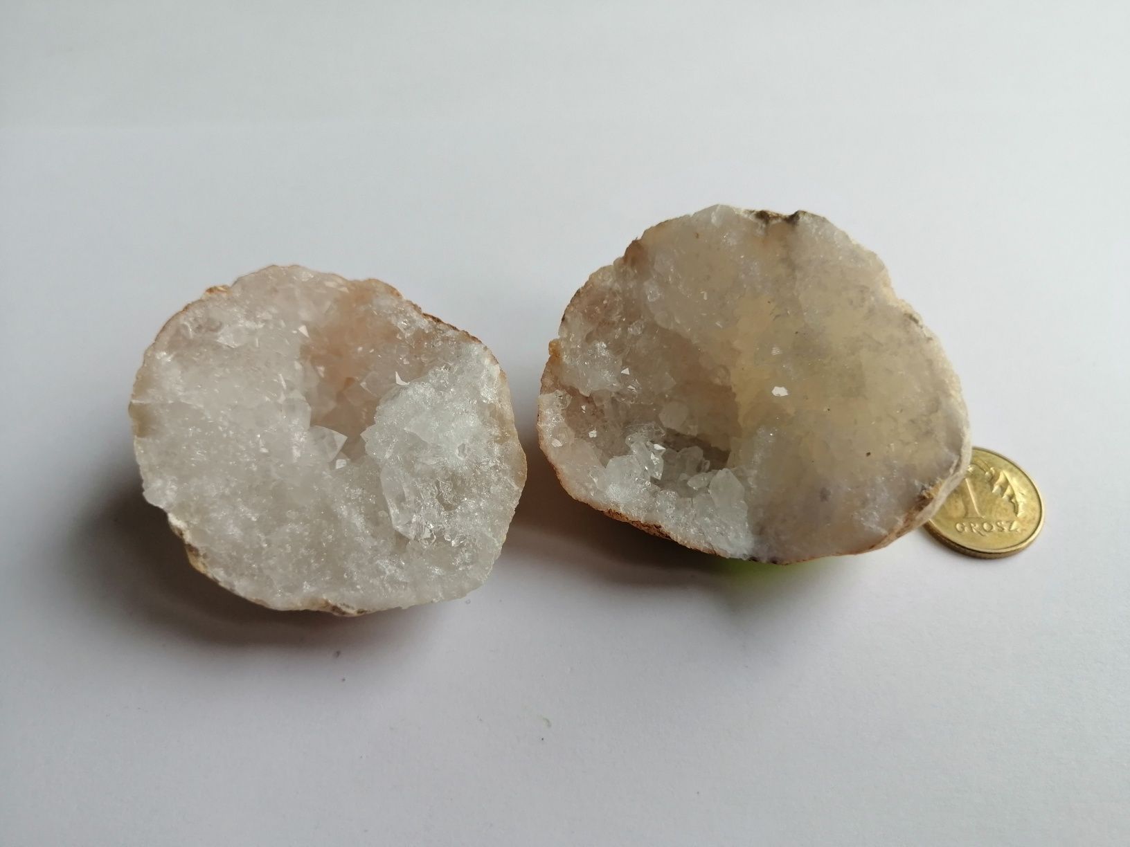 Naturalny kamień Kryształ Górski w formie geody groty bliźniaki nr 1