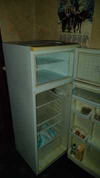 Холодильник Б\У .