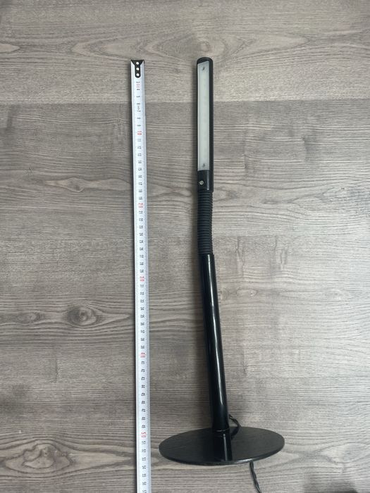 Candeeiro de mesa preto