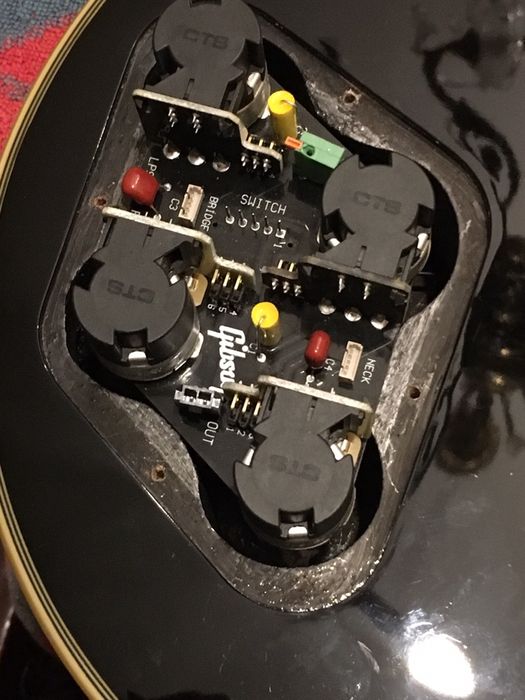 Reparação pedais de efeitos, amps guitarra, electrónica de guitarras
