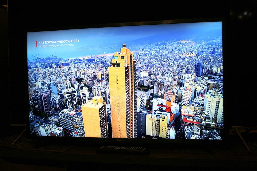 Duży telewizor Samsung 55 cali 4K UltraHD Smart TV WiFI HDR na działkę