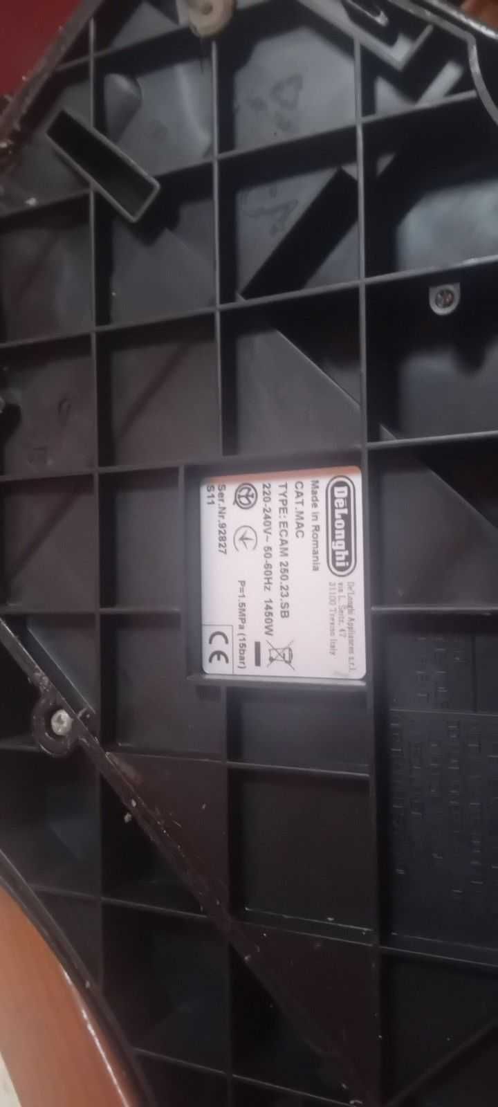 Ekspres do kawy DeLonghi ECAM 23.450.S  tanio prawie now mało używany
