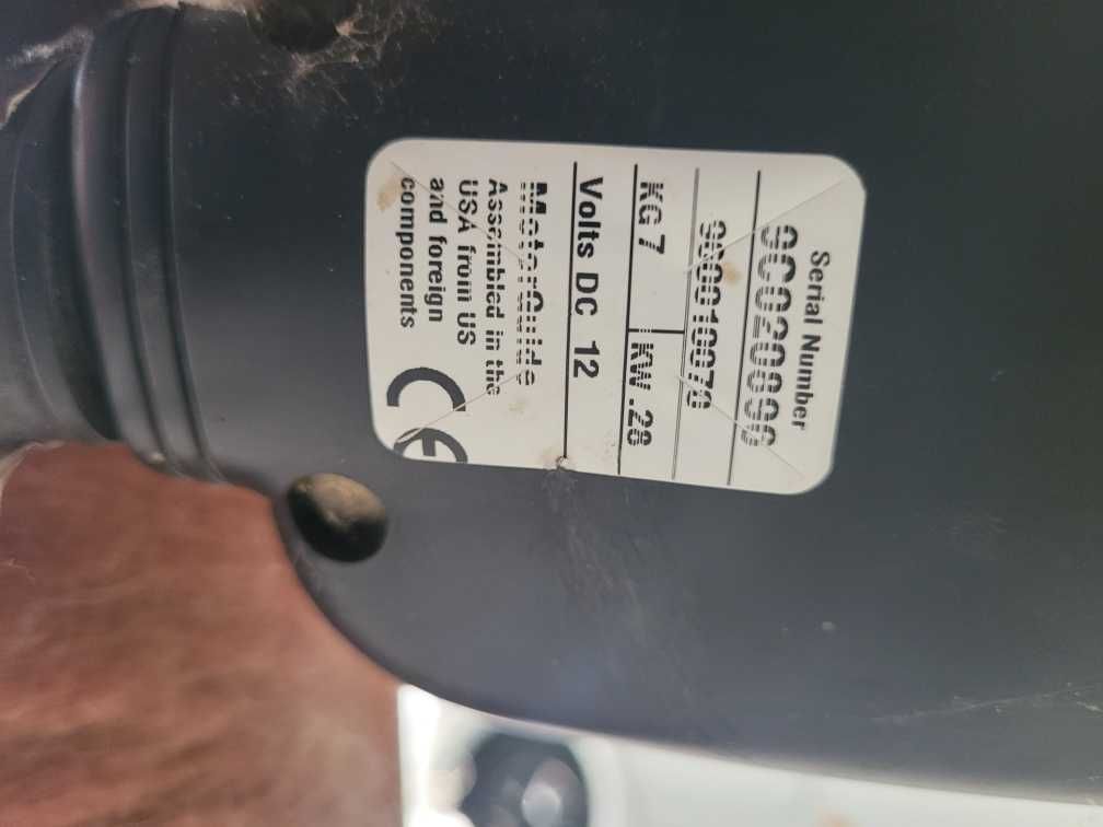 Łódka z silnikiem elektrycznym -  4m - stan bardzo dobry!