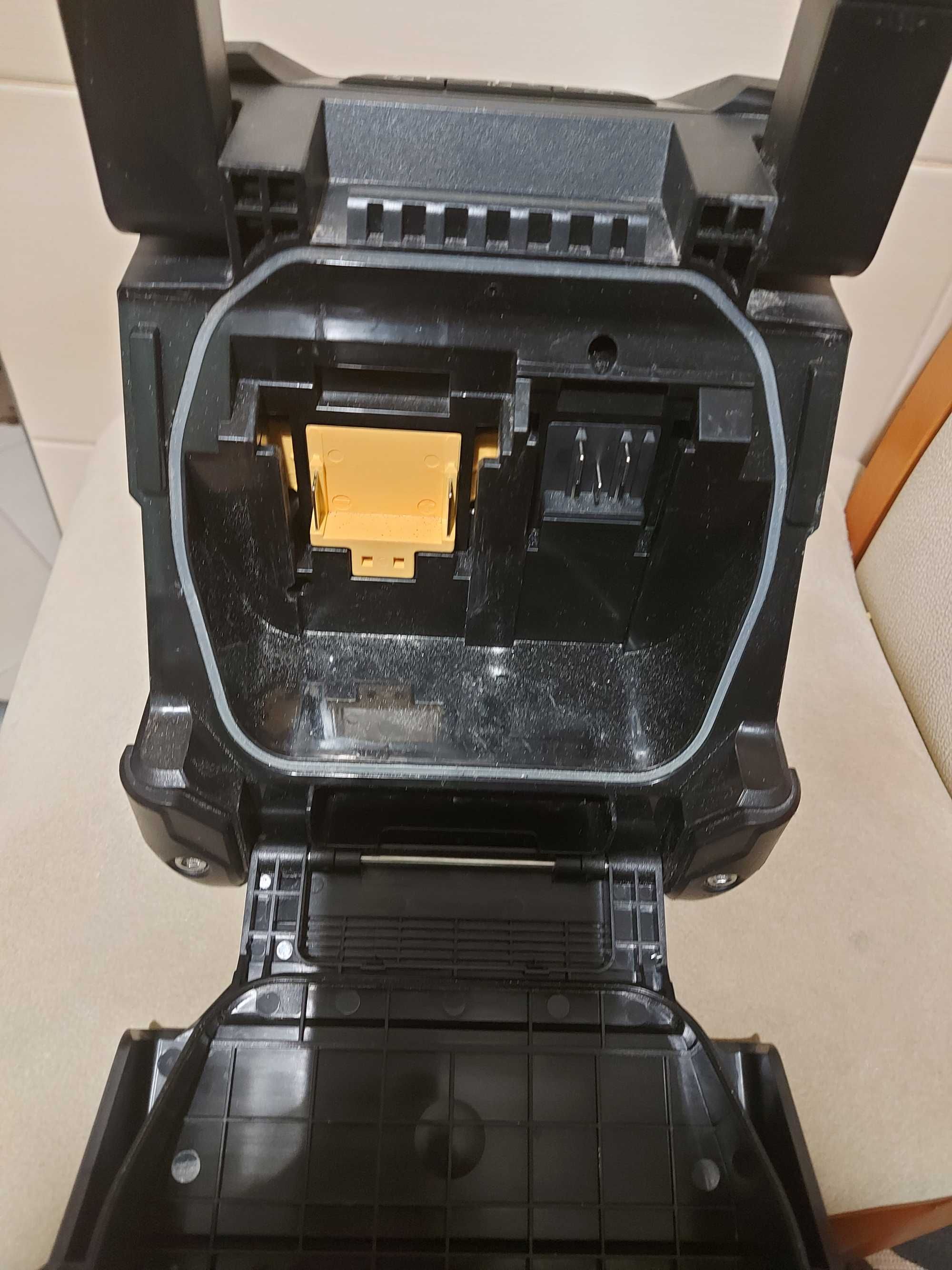 Głośnik bezprzewodowy Makita DMR200 bluetooh plus bateria 3.OAH 18 V