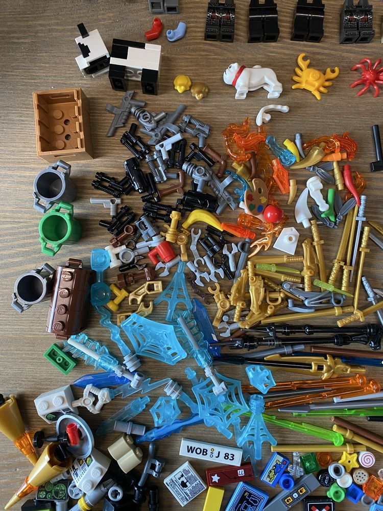 LEGO  мініфігуки, ціна за все, ЛОТ ,запчастини, акаесуари
