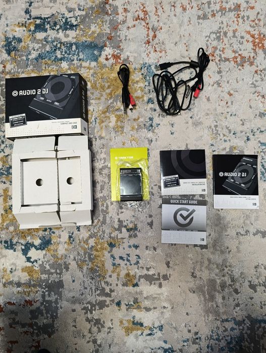 DJ-інтерфейс Native Instruments AUDIO 2