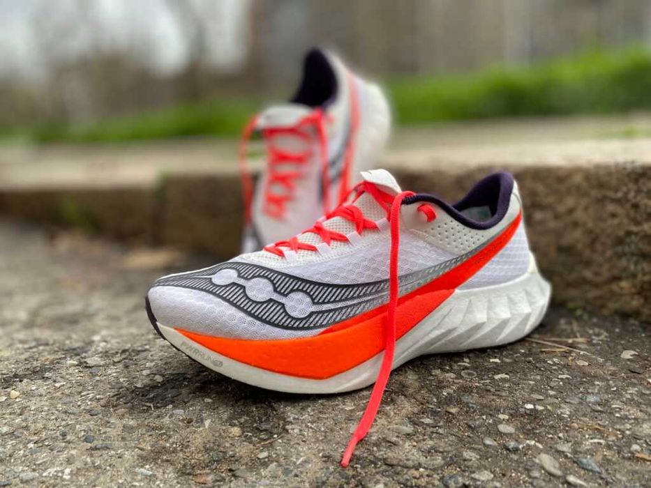 Бігові кросівки Saucony Endorphin pro 4
