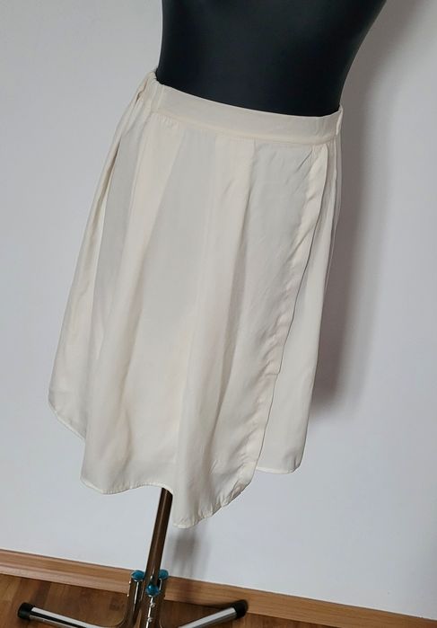 Wyprzedaż Nowa piękna kremowa spódnica damska z zakładką rozm. 42