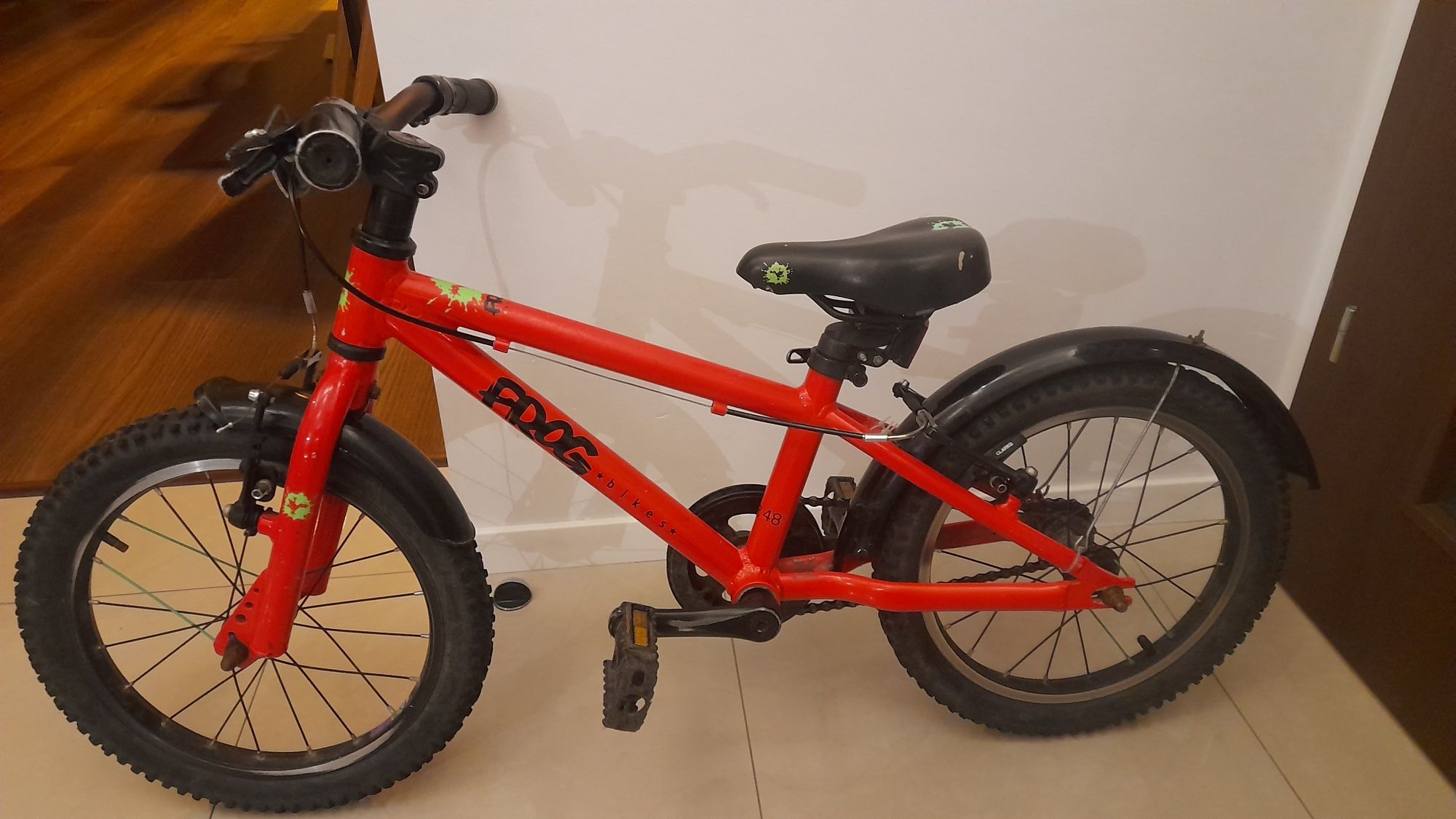 Bardzo lekki rower frog 48  dziecięcy 16'',  czerwony