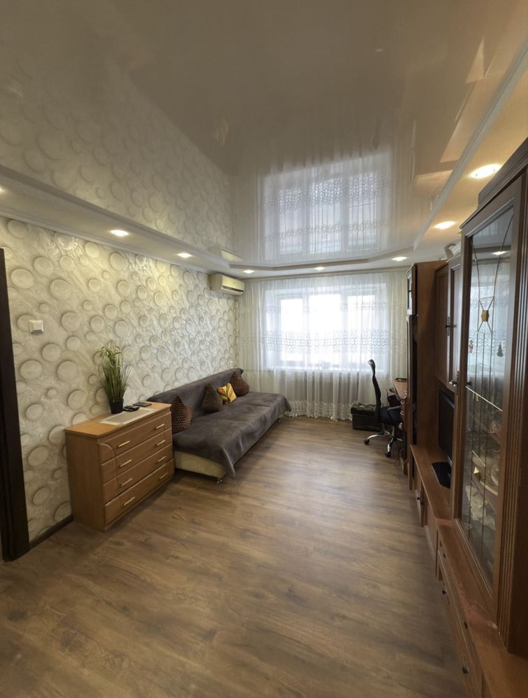 Продам 1к квартиру на Кирова. Поля