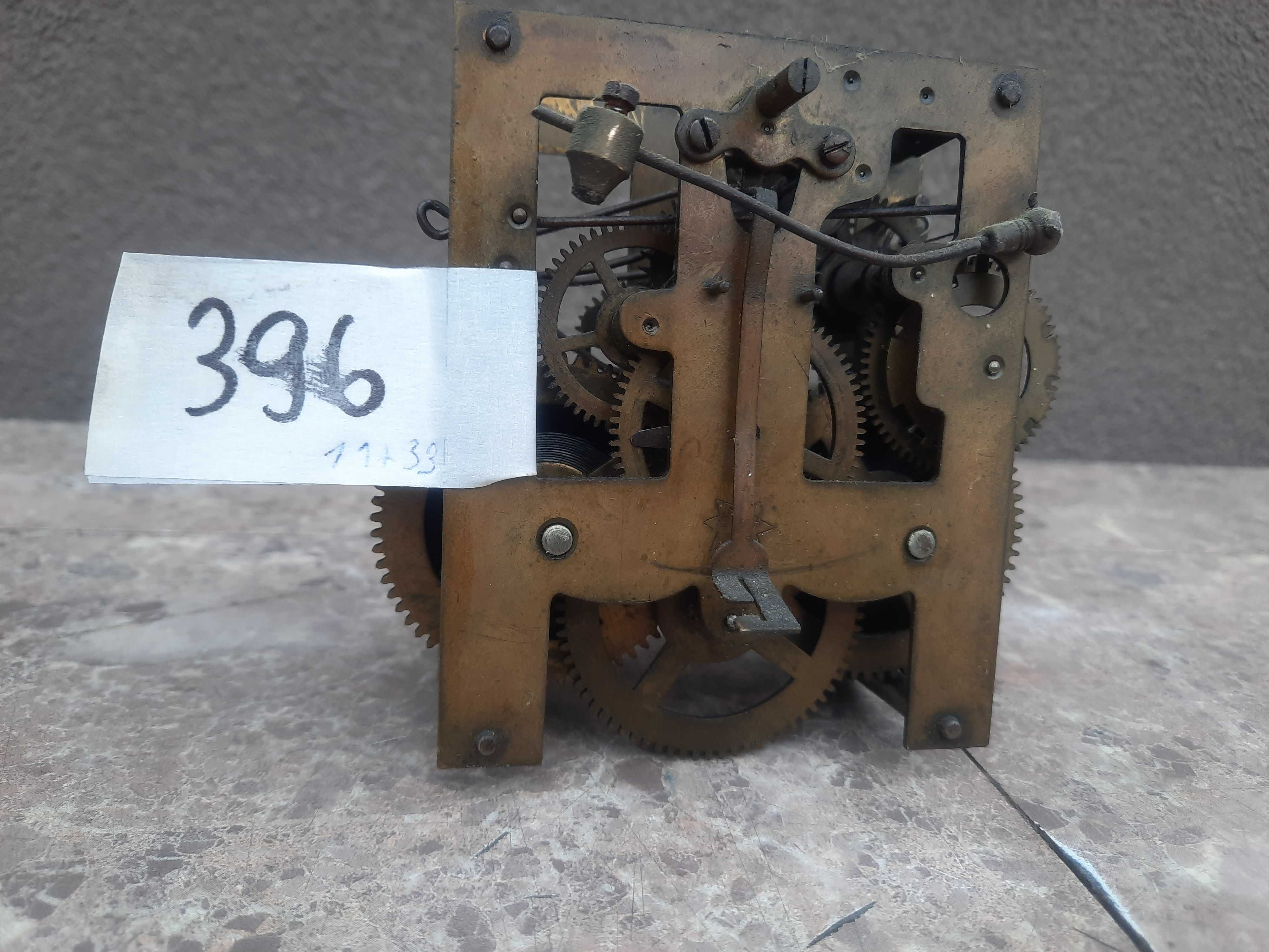 396 Mechanizm starego zegara ściennego Junghans