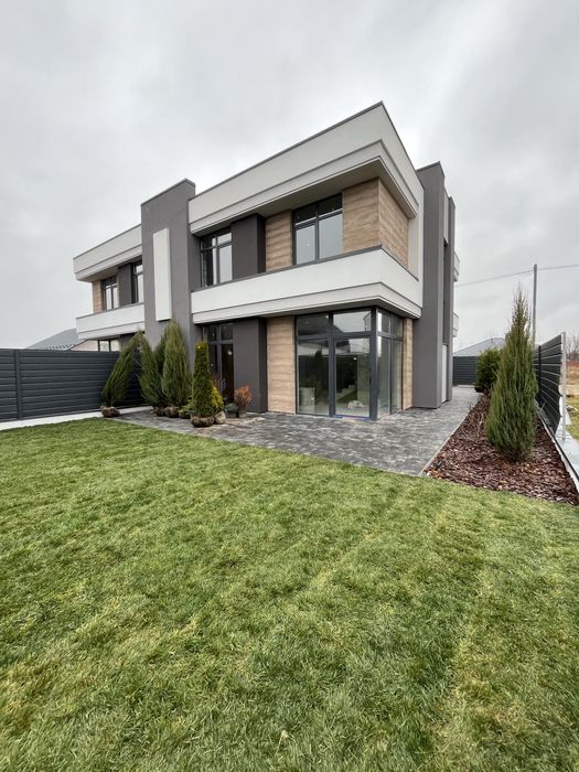 Сучасний дуплекс 136 кв.м, 3 сотки. Залишилась 1 половинка