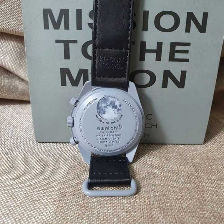 Swatch x Omega Bioceramic Moonswatch Mission to the Moon SO33M100