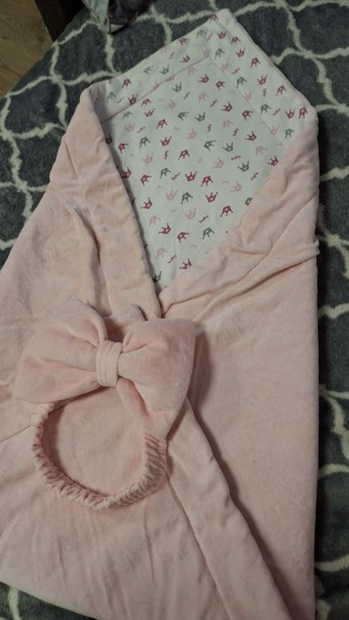 Теплий і нарядний конвертик на виписку