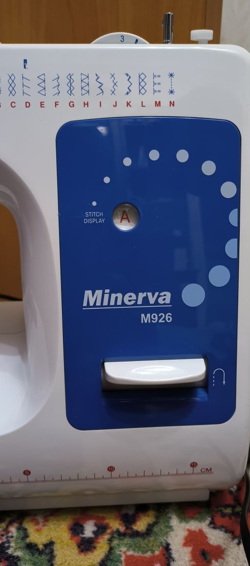 Бытовая швейная машина MINERVA M 926