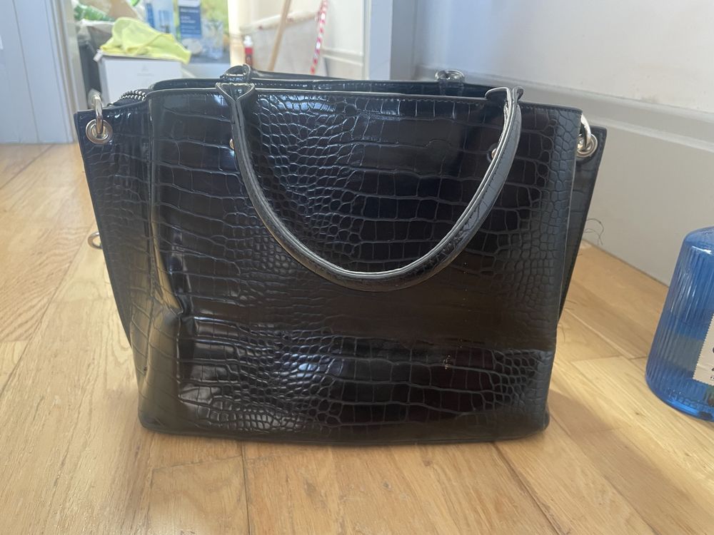 Mala preta stradivarius