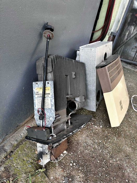 Ogrzewanie przyczepy kempingowej piecyk carver 3600 z nadmuchem.