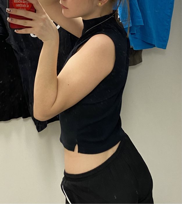 Czarny TOP damski z szyją