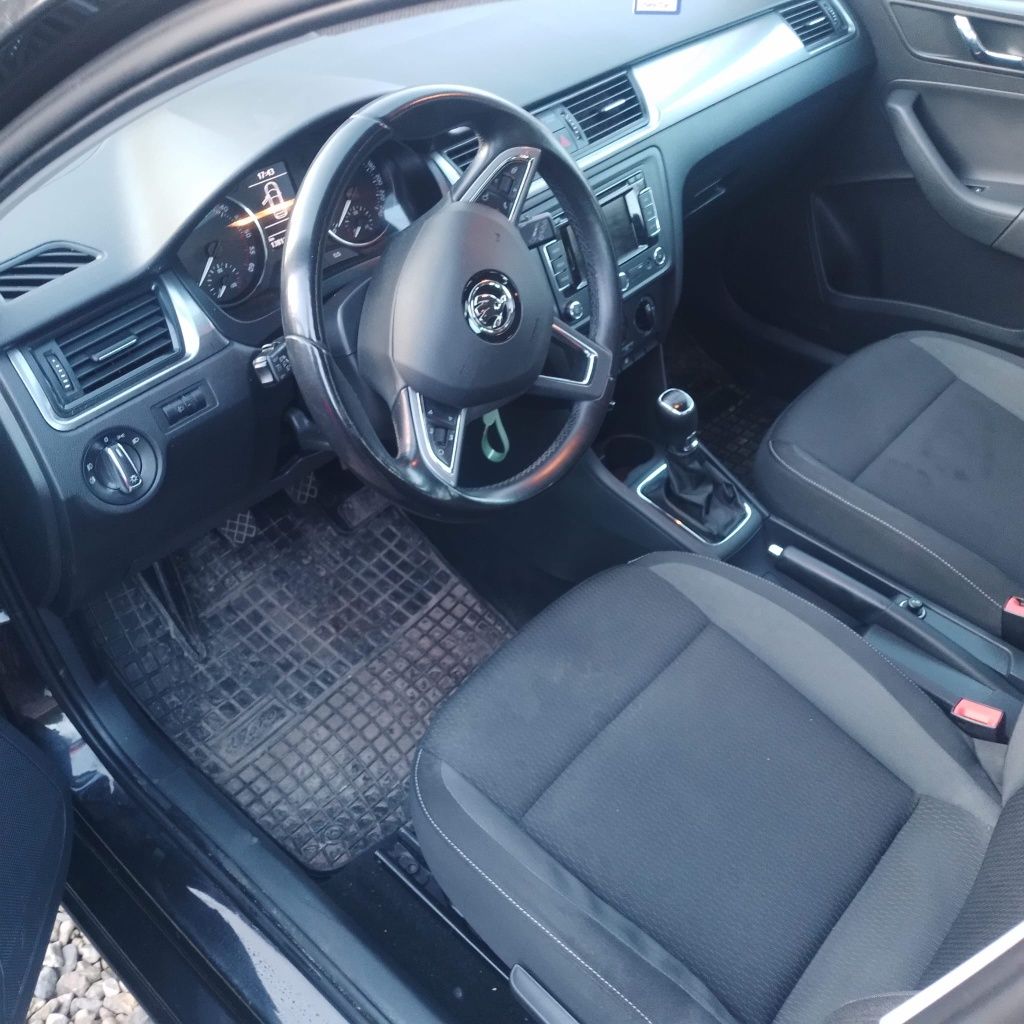 Skoda Rapid 1,6tdi klima nawigacja