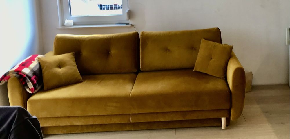 Sofa rozkladama z pojemnikiem BEST MEBLE, w kolorze starego złota