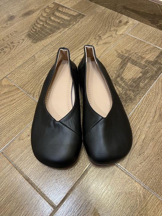 Шкіряні балетки з анатомічним носиком