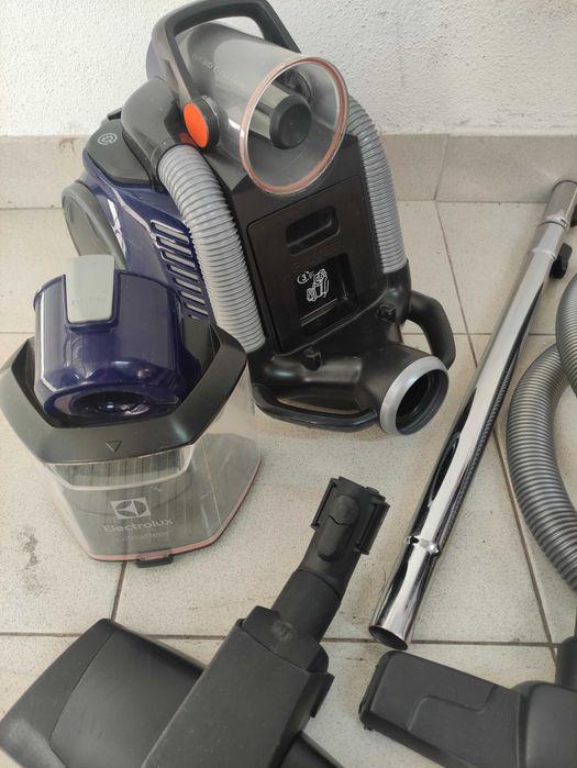 Aspirador sem saco Electrolux Ultraflex [DP23]
